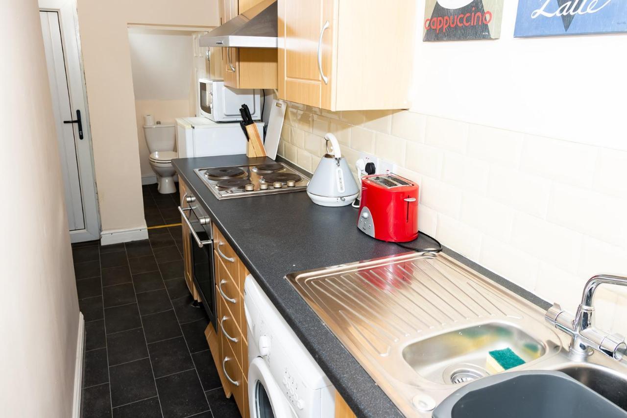 סאות' שילדס Alexander Apartments Rooms 2 מראה חיצוני תמונה